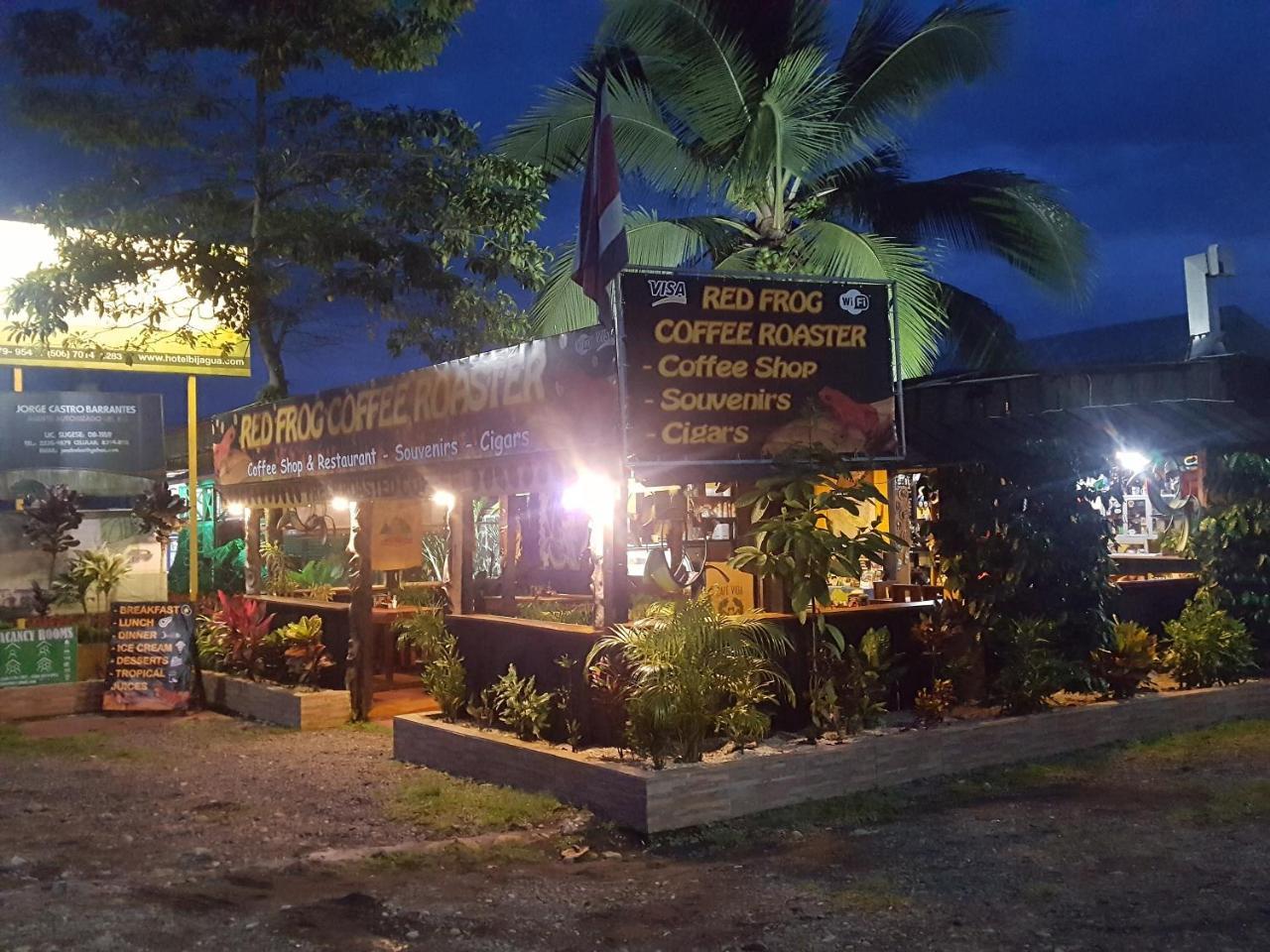 Red Frog Hotel La Fortuna Esterno foto