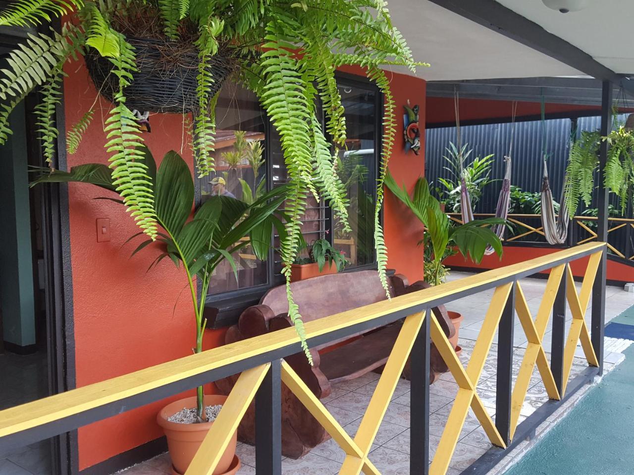 Red Frog Hotel La Fortuna Esterno foto