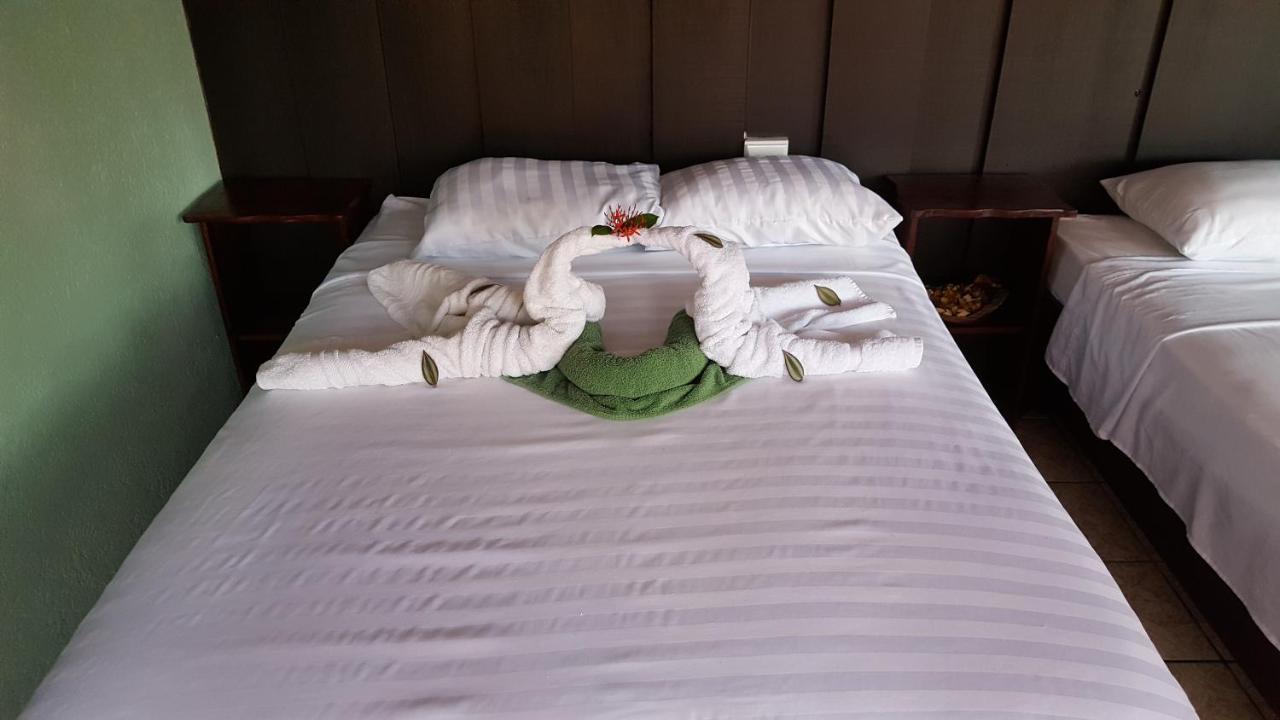 Red Frog Hotel La Fortuna Esterno foto