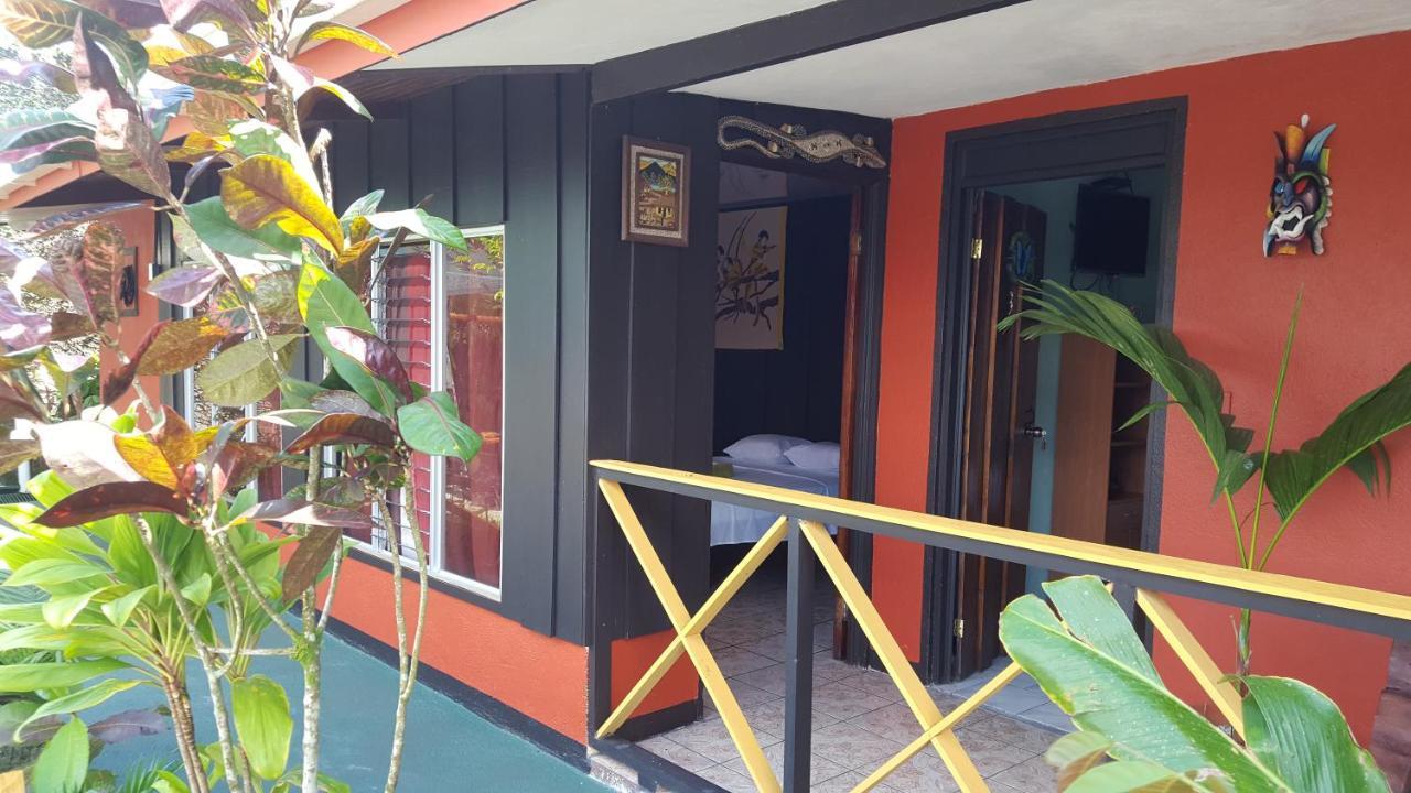 Red Frog Hotel La Fortuna Esterno foto