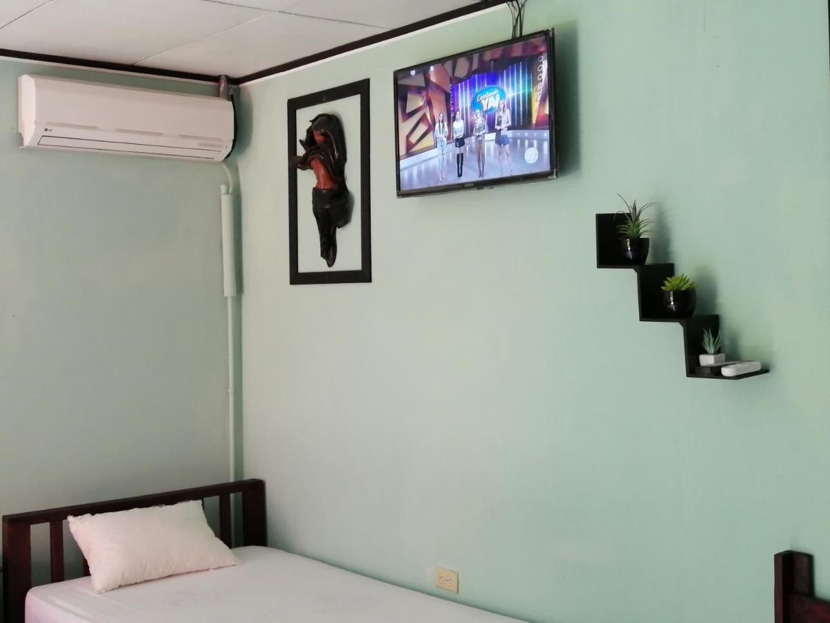 Red Frog Hotel La Fortuna Esterno foto