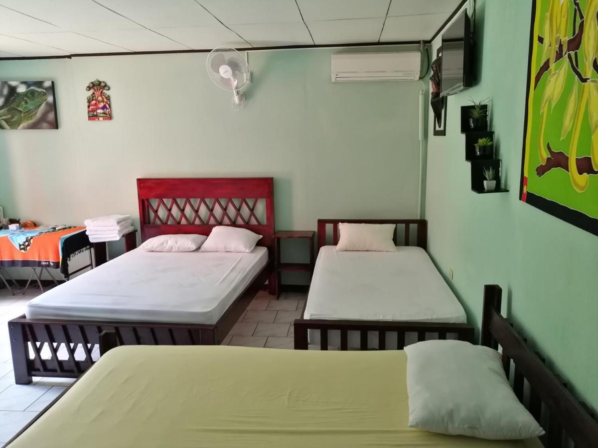 Red Frog Hotel La Fortuna Esterno foto