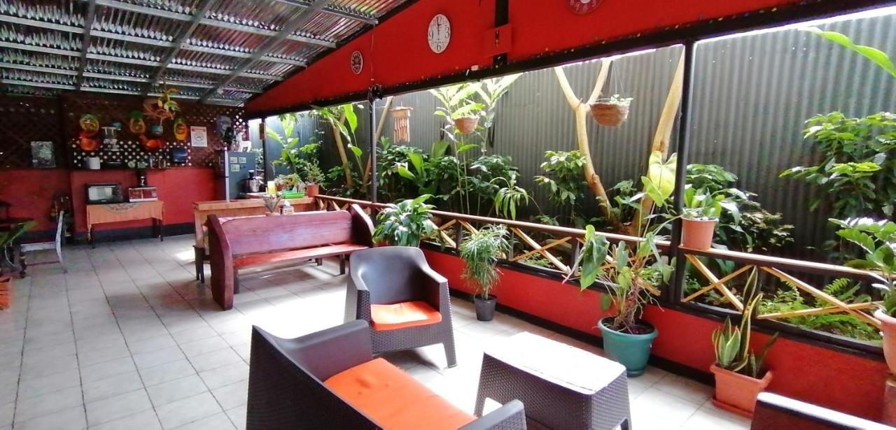 Red Frog Hotel La Fortuna Esterno foto