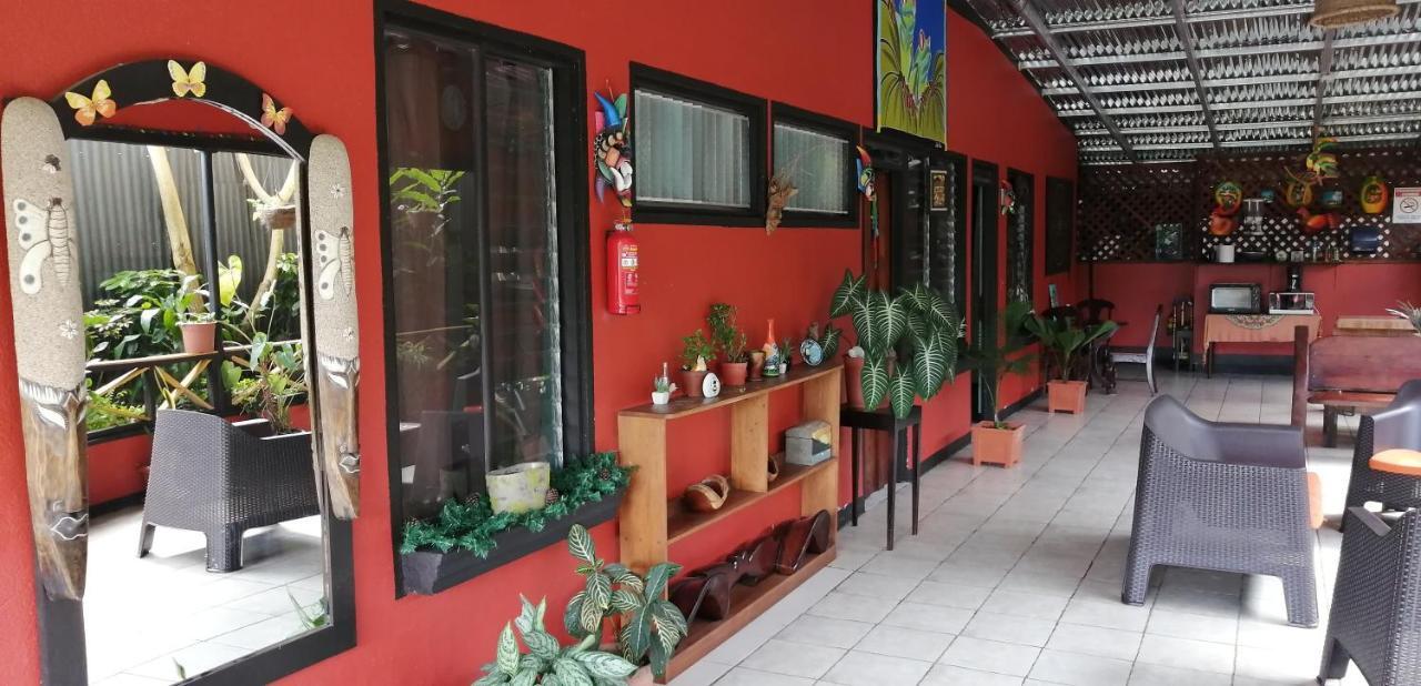 Red Frog Hotel La Fortuna Esterno foto