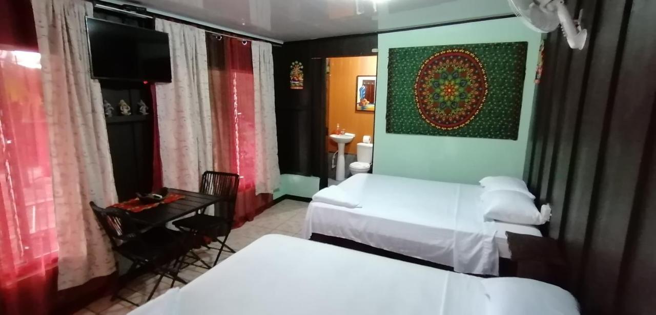 Red Frog Hotel La Fortuna Esterno foto