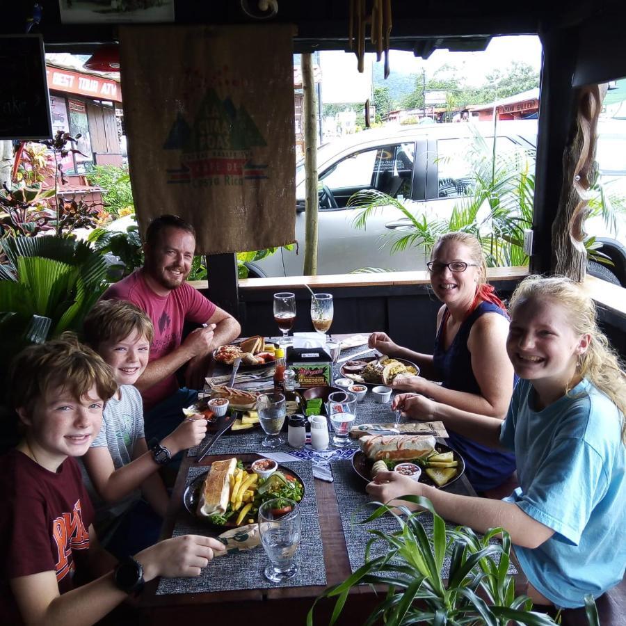 Red Frog Hotel La Fortuna Esterno foto